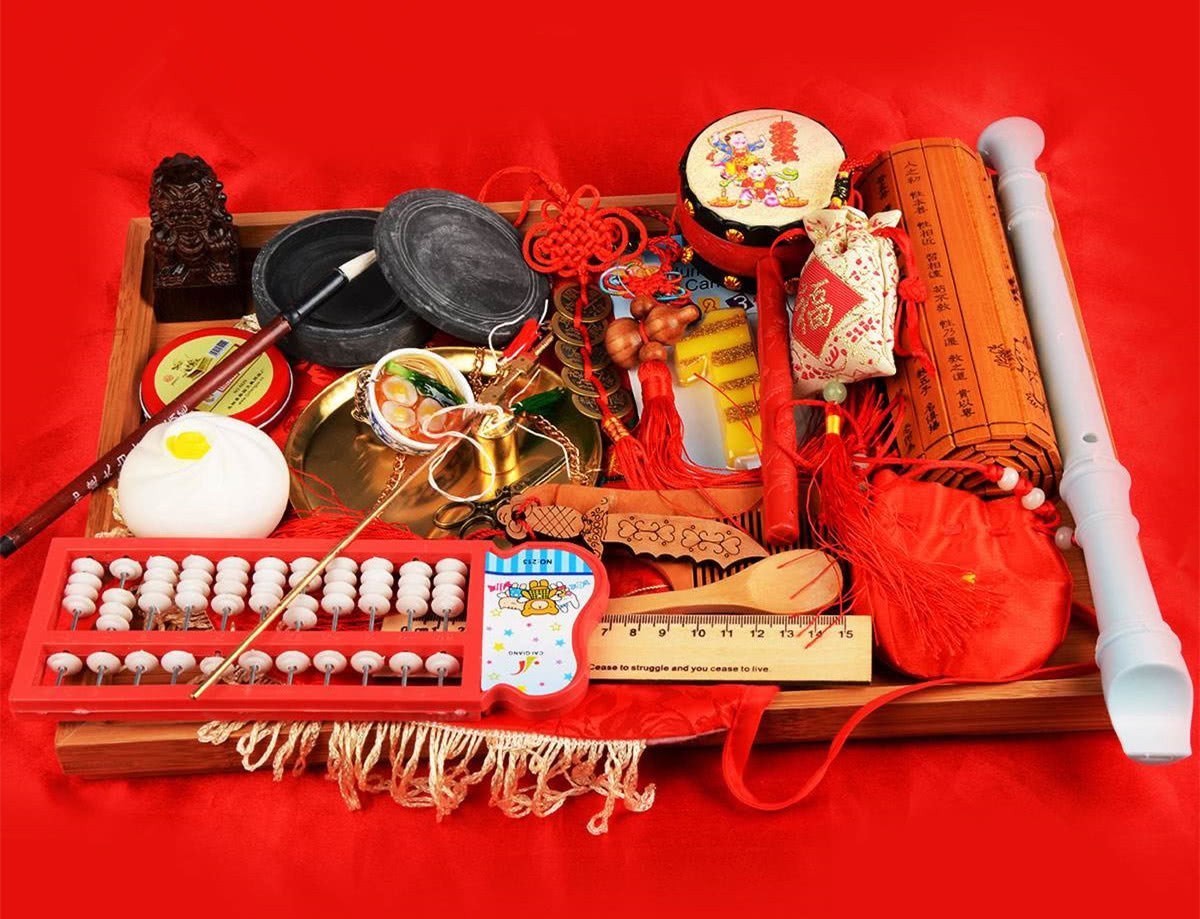 胤礽|胤禛抓周仪式上,拿着毛笔胡乱画了几下,康熙帝看后当场脸色骤变