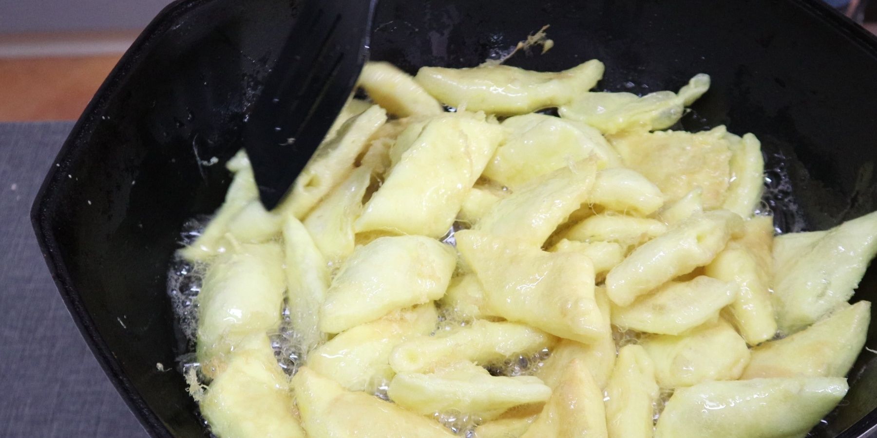 优质蛋白|鸡蛋这做法火了，往锅里一倒，个个鼓大包，真是个神奇的做法