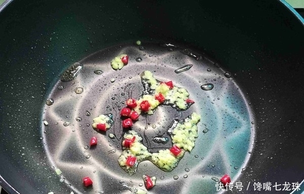 毛豆炒肉末,颜色鲜绿又香又嫩,超好吃的下饭菜,拯救你的食欲