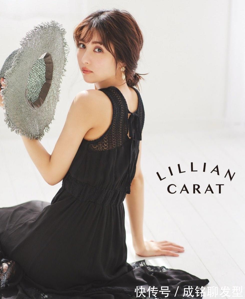 女性|天热怎么穿凉爽时尚又减龄?选择裙子准没错,40+的女性可以参考