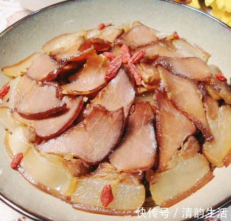 入味|蒸腊肉，别直接上锅蒸！大厨教你这一招，腊肉咸香入味，好吃不腻
