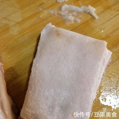 绵白糖|我这样做梅菜扣肉，家人都爱吃