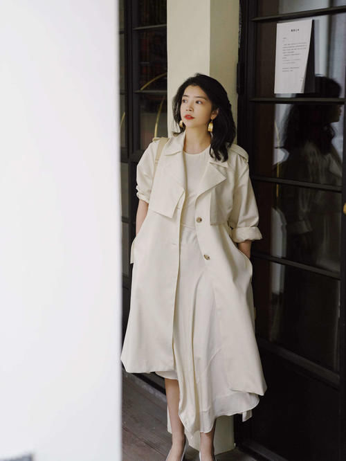 博主三木太“绝”了!同色系穿搭简约又大气,每套搭配都好时髦