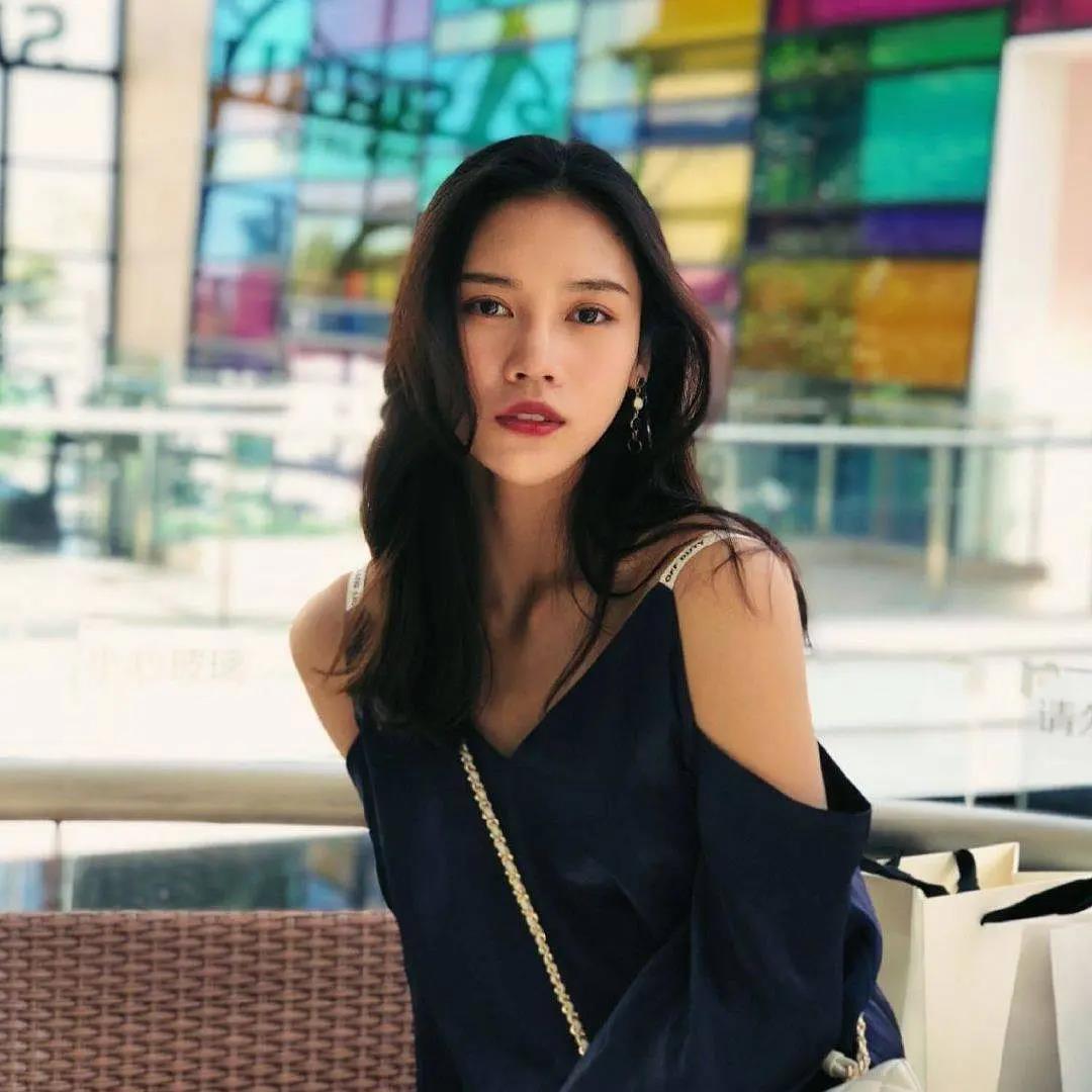 奥运|蹦床双姝摘金夺银,又美又飒又有肌肉,美妆运动代言快看过来