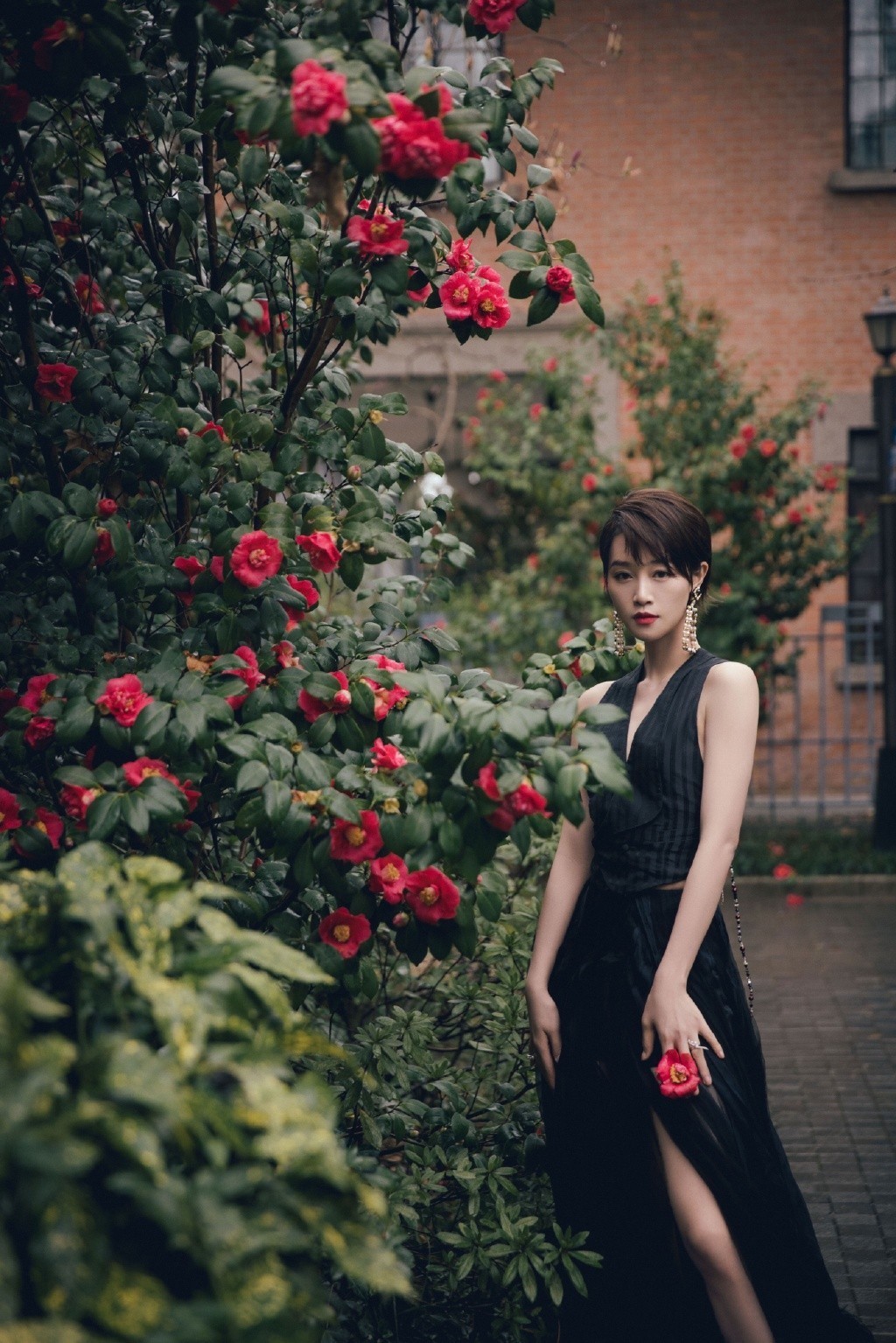 盘发 蓝莹莹的“小精灵”造型, 看着好高级, 复古盘发配发夹还蛮减龄