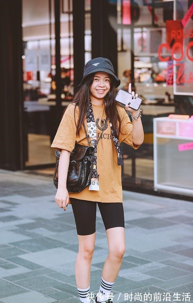 自信心 注重穿衣方面的搭配技巧,从细节入手,你可以看见时尚的全貌!