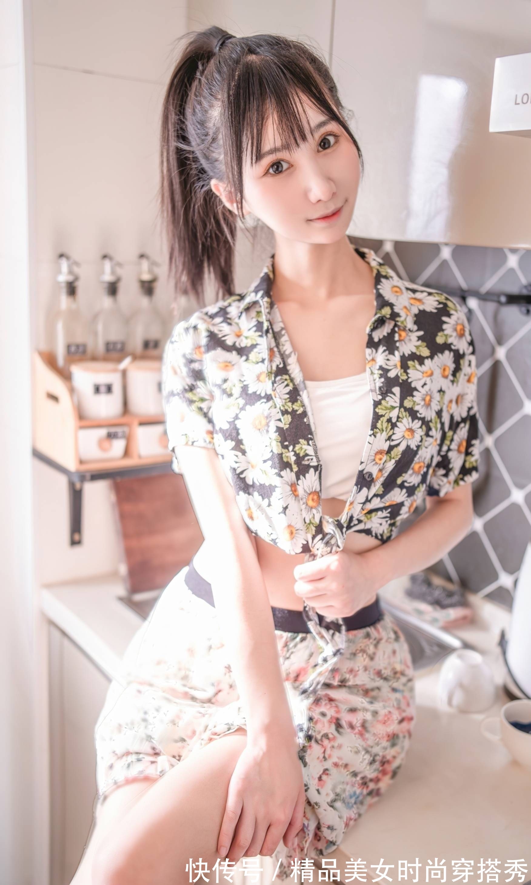 上衣 碎花的上衣搭配碎花半身裙,感觉生活瞬间充满了干劲