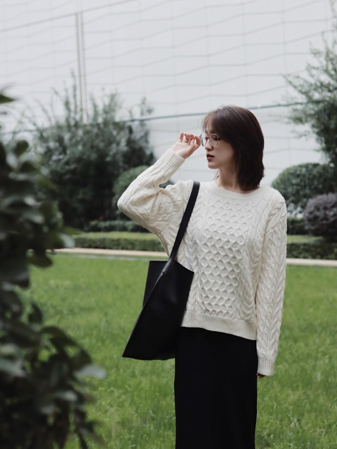 半身裙|女人会穿毛衣才优雅,教你选对款式,轻松展现熟龄气质