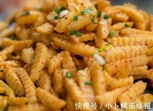 才知道，保存土豆这么简单，学会3个土方法，久放不变绿不发芽