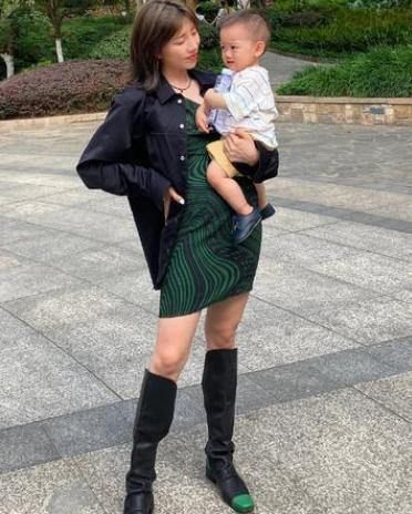 完却|体操女神生完孩子后,29岁仍韵味十足,生产完却因奶水太多发愁