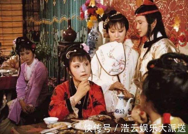 花袭人#花袭人嫁给蒋玉菡后,对贾宝玉有多绝情两处细节揭开她的真面目