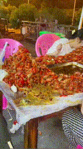 |搞笑GIF:我都不敢这么p,她却敢这么长!