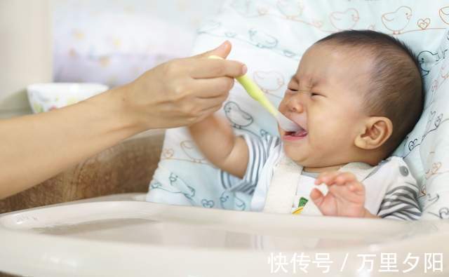 断奶|宝宝有几种表现,可能暗示母乳营养已不足,建议断掉