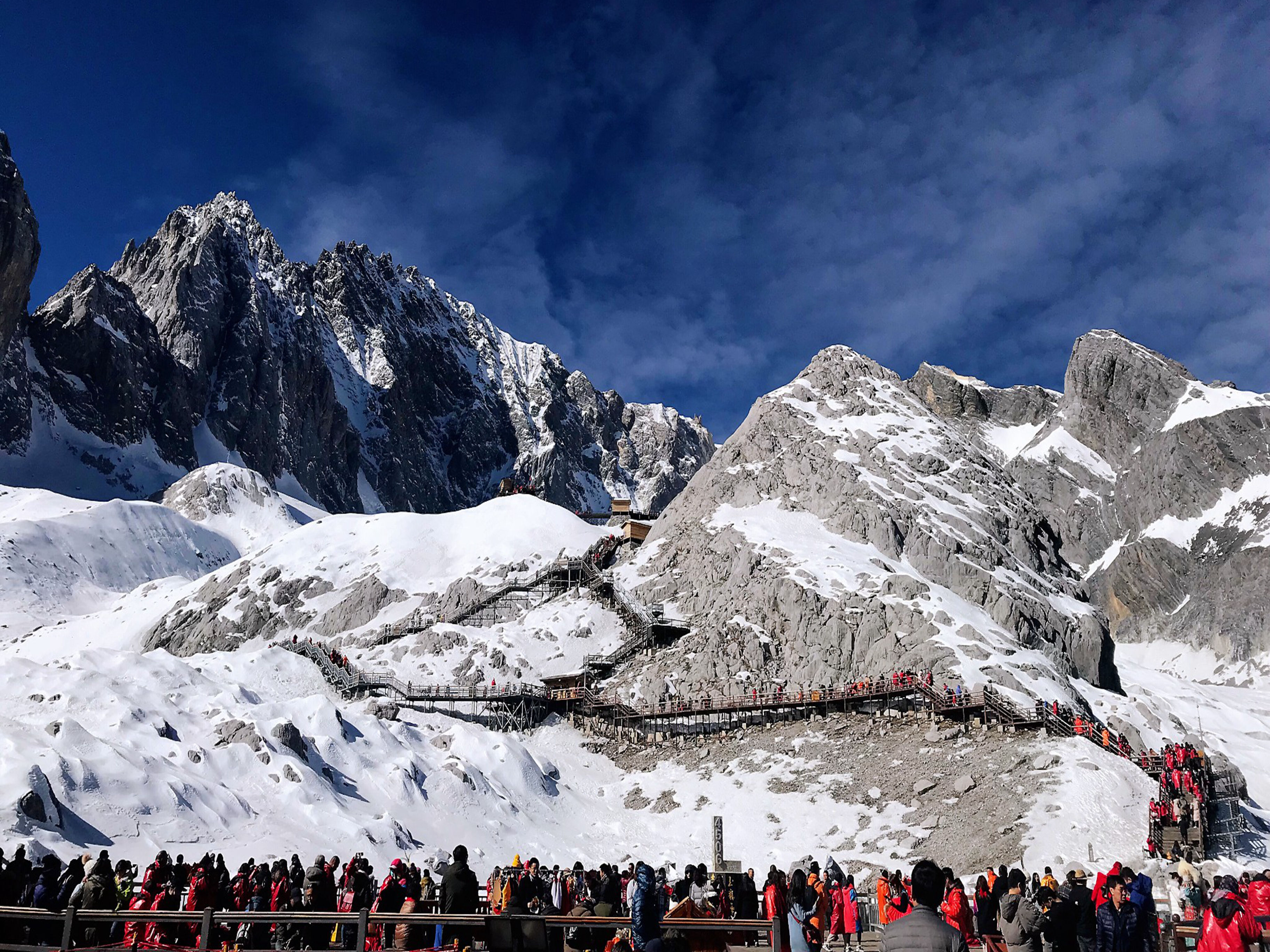 玉龙雪山，好似浑然天成的风景画