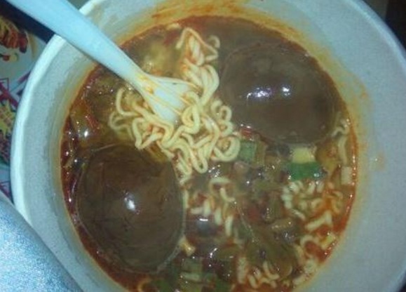 什么是泡面搭档最配的不是火腿肠，也不是卤蛋，而是不起眼的它