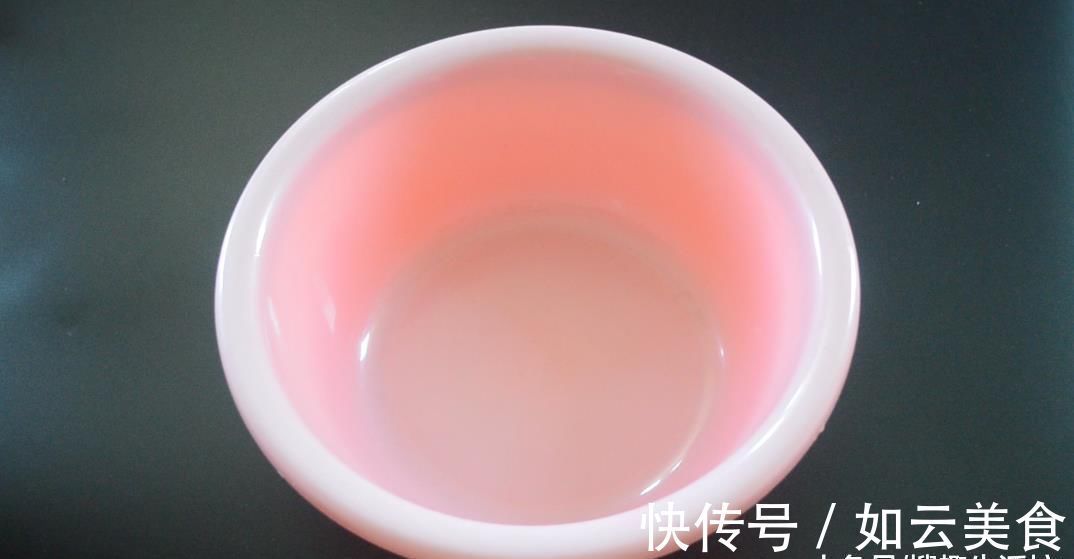 汗味|清洗毛巾别再用肥皂了, 用它泡一泡, 多脏多旧的毛巾也能洁白如新