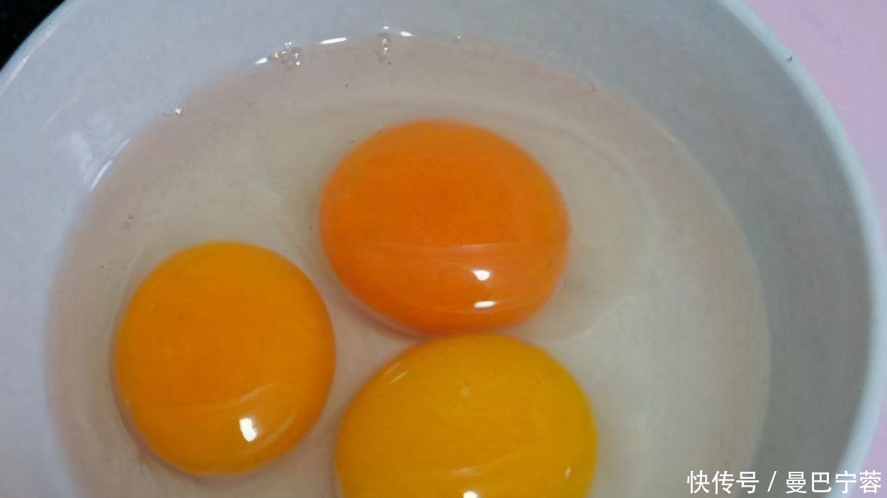 3个鸡蛋2个杏鲍菇,1周给孩子吃2次,补钙补铁比骨头汤还强