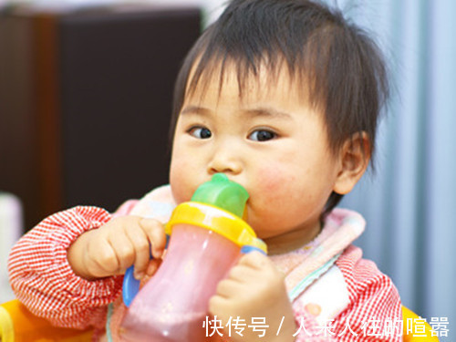 夏季|劝告夏季3个时间别强迫娃喝水,易伤脾胃积食,家长别不当回事