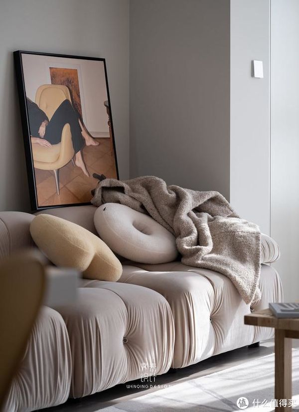 客厅|90后妹子的家火了，一人住98㎡精致又高级，网友：还缺男朋友吗？