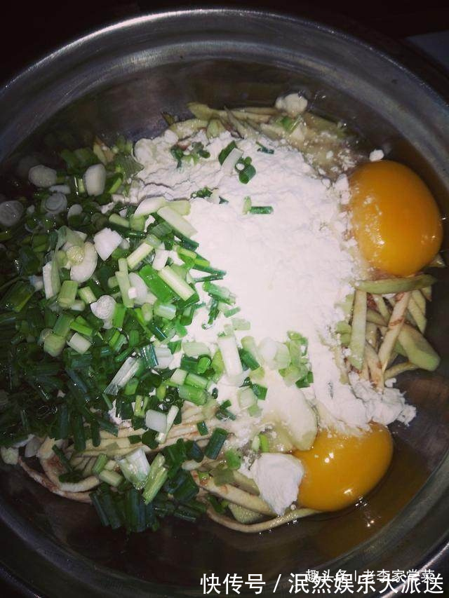 妈从老家来照顾怀孕的老婆，看到早餐拉上老婆出去咯