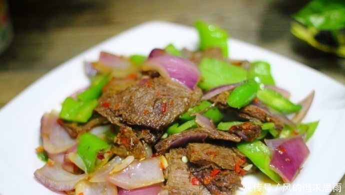 家常牛肉的简易做法,这么炒一盘,肉烂而不柴,朋友们直夸太好吃