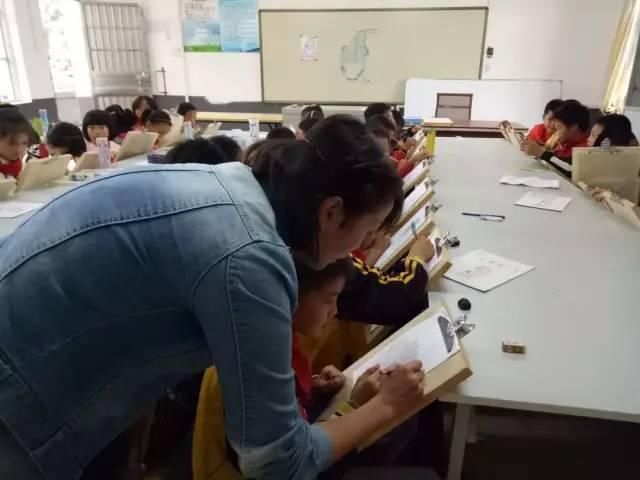 你好！二塘周塘中心小学！