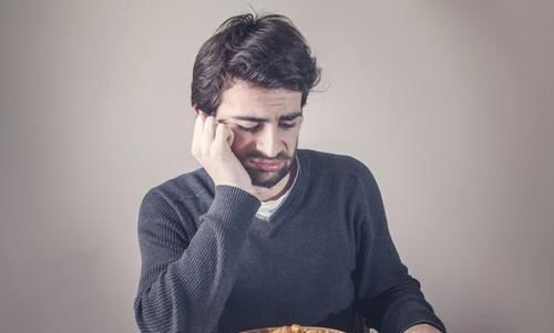 医生|胃癌多是“吃”出来的,医生提醒不想得胃病,三种食物要少吃