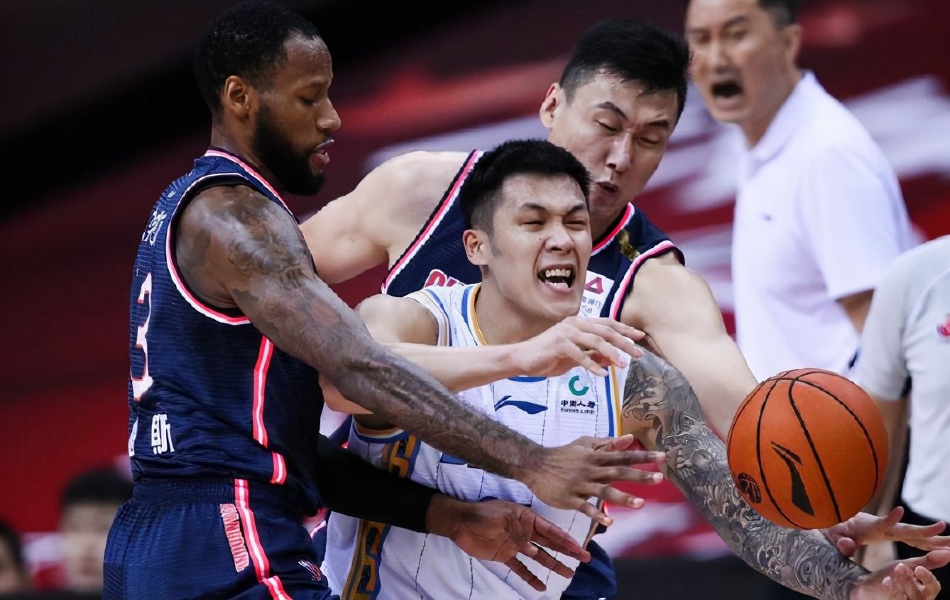 连胜|山东造15分超级大逆转！辽篮冲上联盟第一，宏远连胜恐遭终结