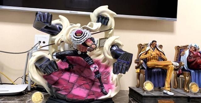 爱好者|肥宅收藏没版权的手办被展览,柜子成为讨论的热点?简直帅炸了