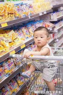 超市|五岁女孩在超市一直吃草莓,被店员制止之后,孩子口出狂言