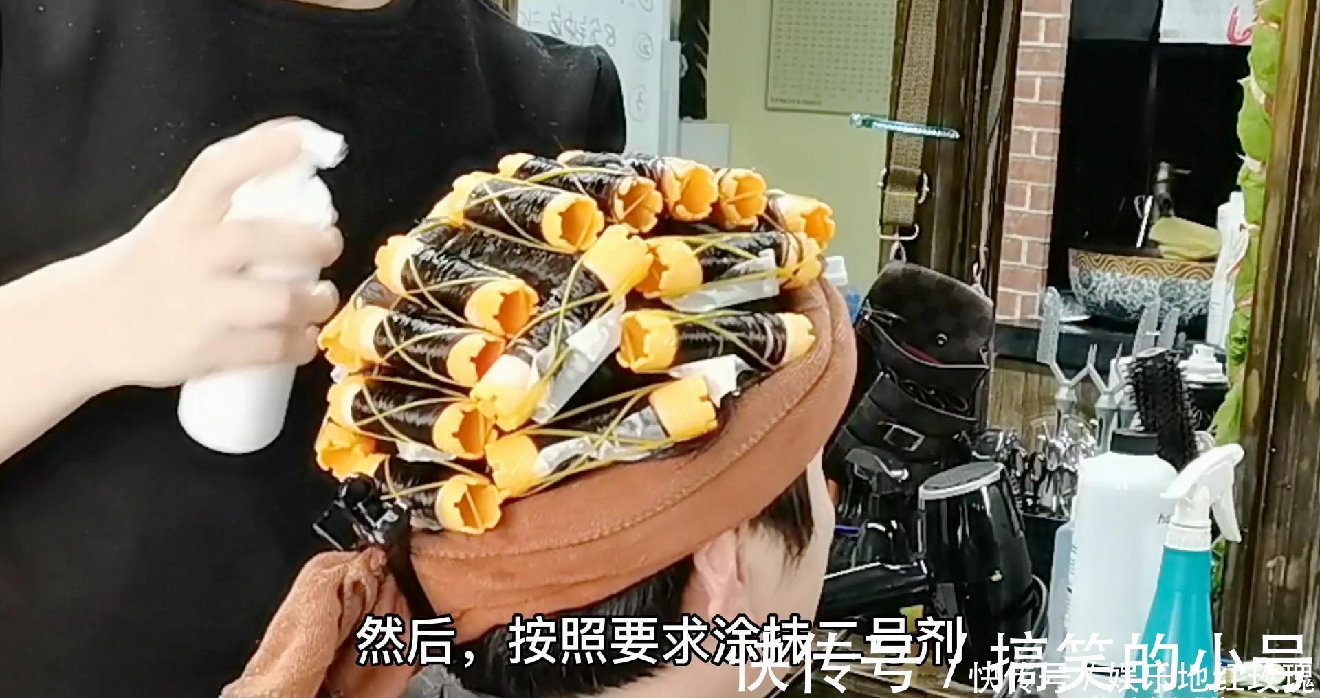 烫发|50岁女人短发这样做,发根蓬松烫+发尾纹理烫,减龄干练又显气质