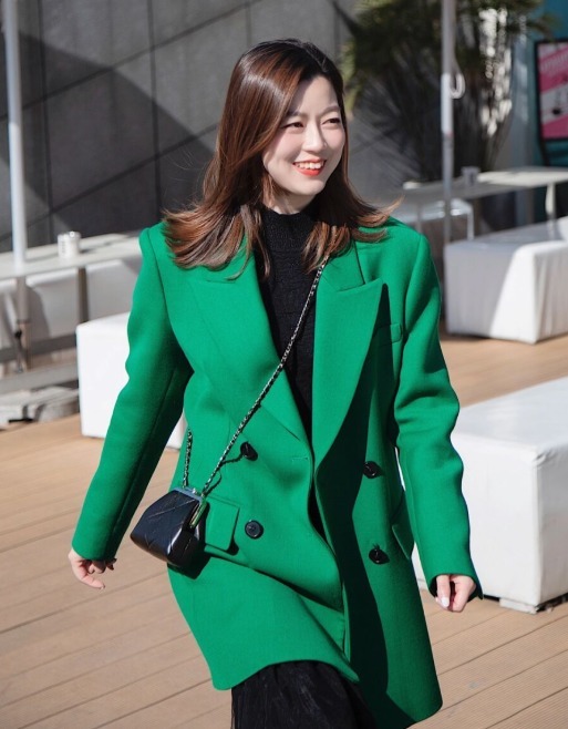 时髦 穿来穿去,还是“大衣”时髦耐看,保暖舒适又高级,适合成熟女性