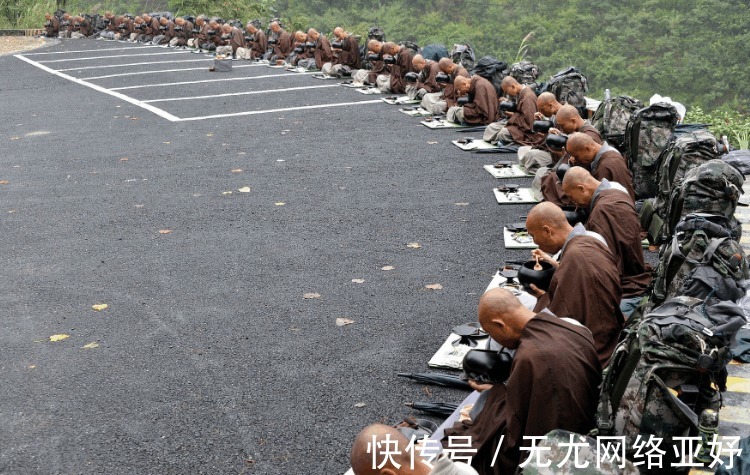 寺院|大悲寺的行脚僧人, 日晒雨淋传法, 绝不拿人钱物