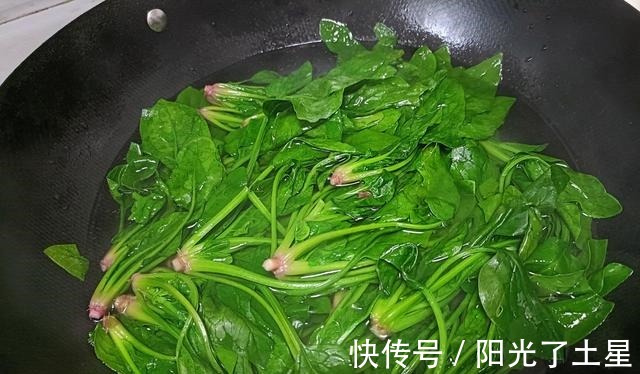 补脑|降温后，多给孩子吃“营养模范生”，3元炒一盘，保护视力又补脑！