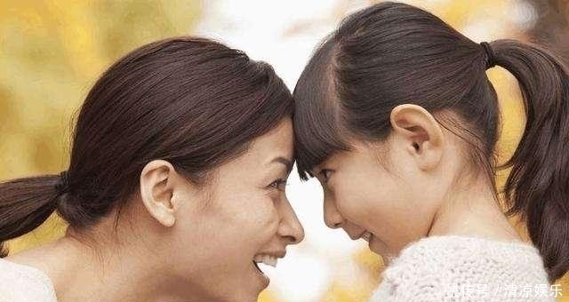 女儿|“妈妈，你怎么有小翅膀”女儿洗澡时提问，宝妈巧妙回答显智慧