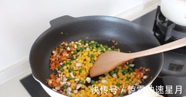 炒饭也能做的很好吃，食材丰富，孩子也喜欢！