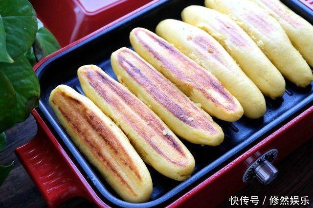 玉米面不蒸不煮,和面时加牛奶,制成棒馍微甜清香特好吃