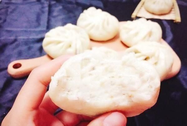 冰淇淋|关于女友的“我只吃一口”,包子一口下去只剩皮,奶茶珍珠全没