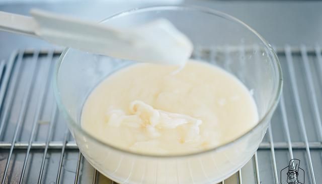 看完|最近很火的网红冰面包,是怎么把冰淇淋塞进去的看完你就懂了