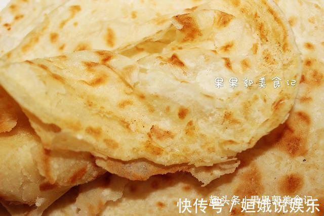 烙饼时，有人烫面，有人抹油，其实都不对，大厨教你正确做法