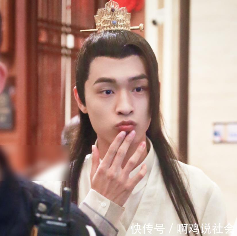 来袭|《明侦》后又一推理综艺来袭关晓彤成团宠,五位男神太养眼了