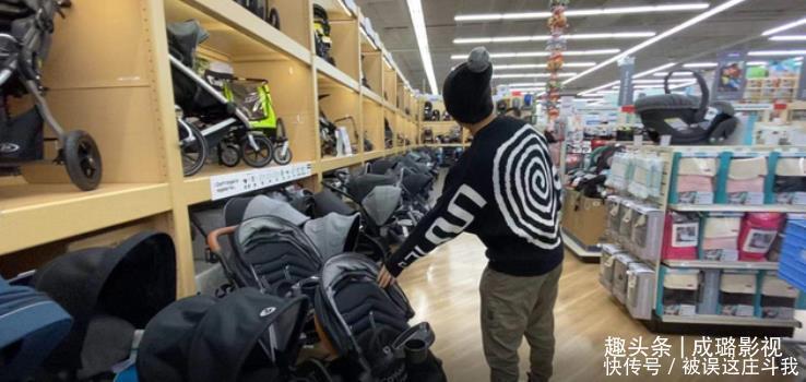 张恒养娃照片曝光独居美国凌乱简陋小屋,用朋友的奶喂孩子