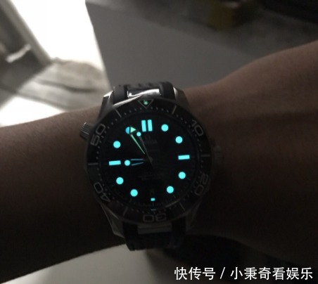 欧米茄|劳力士和欧米茄中5W左右的预算，哪些腕表可以入门