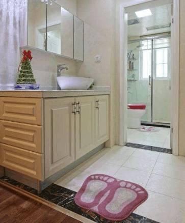 老婆|买不起大房子，老婆将客厅阳台改成卧室，爸妈过来总算有地方住了