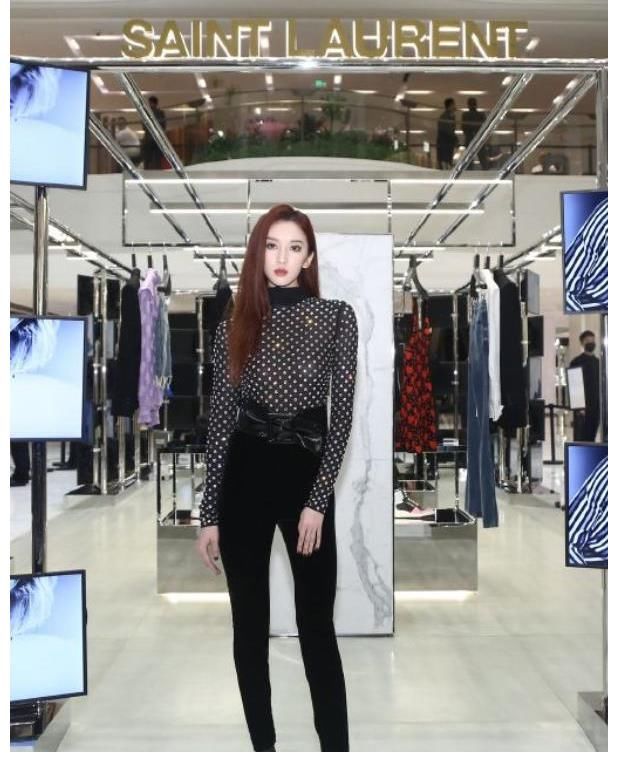 明艷動人|劉令姿路透生圖曝光，穿短裝清新自然，“芭比腰”像上帝親手捏