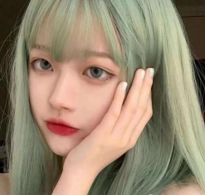 在河之洲|女孩子常用手摸这“3地方”,颜值会普遍降低,难怪被喊老阿姨