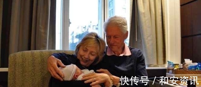 二胎|产房门前三个爸爸拼二胎女儿,听到护士的话后,表情太有意思了