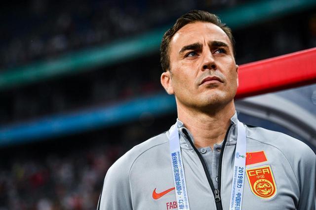 廣州隊(duì)|國(guó)足最強(qiáng)中場(chǎng)遭李鐵棄用！實(shí)力遠(yuǎn)超張稀哲，卡納瓦羅：劃時(shí)代球員