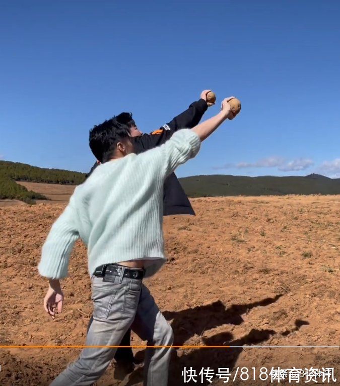 梦幻联动!巩立姣丽江教谢霆锋铅球式扔土豆,男神亲自下厨做饭答谢