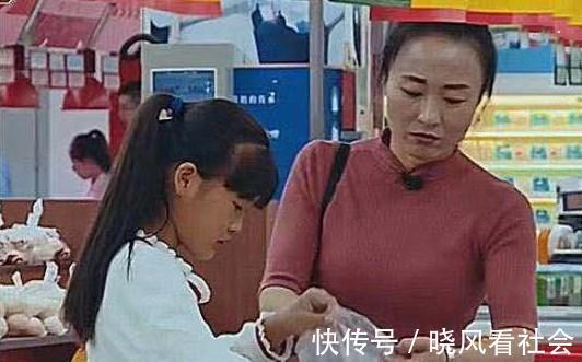 钟懿莲|变形计最虚伪的城市妈妈表面温柔,却被桌子上的水出卖,太真实